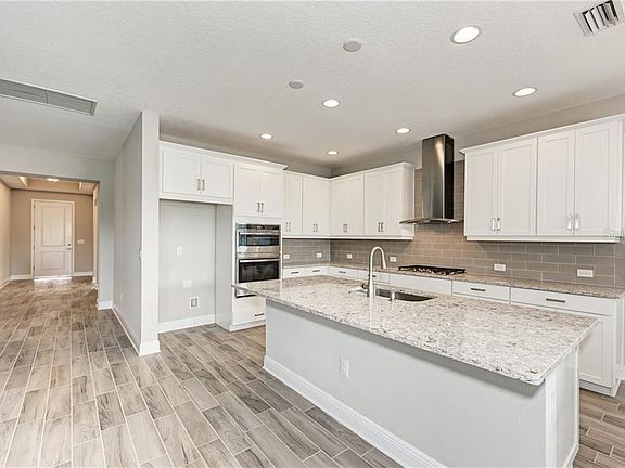 3rd image of 4897 Antrim Dr