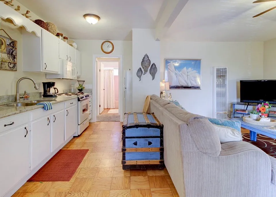 2 bed, 850 sqft, $2,800 — Photo 4
