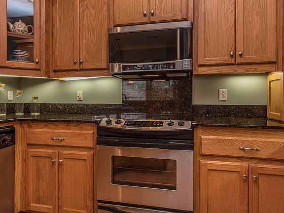 5th image of 1323 Dulles Dr
