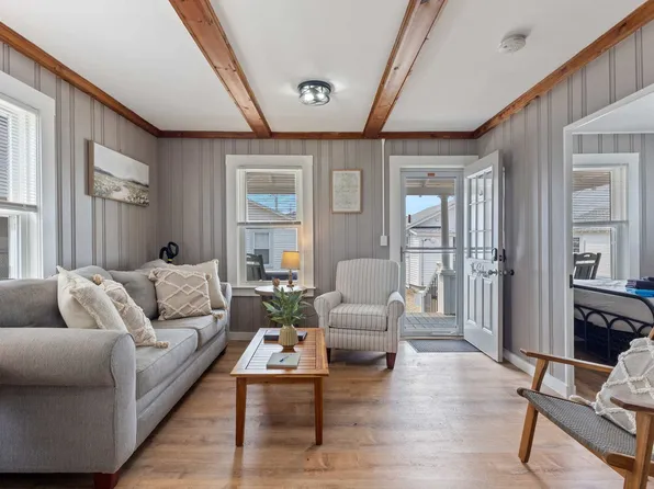 2 Island Path, Hampton, NH