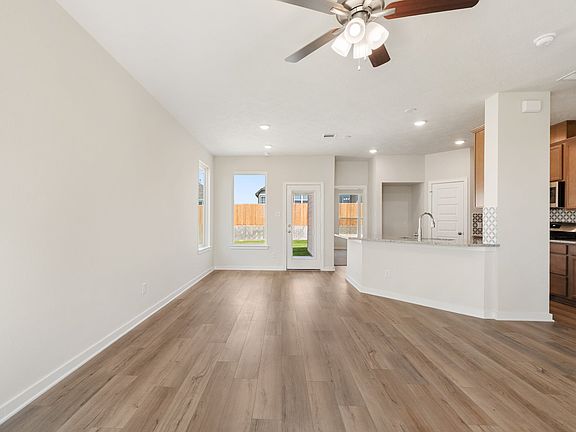 5th image of 1412 Whitney Ln