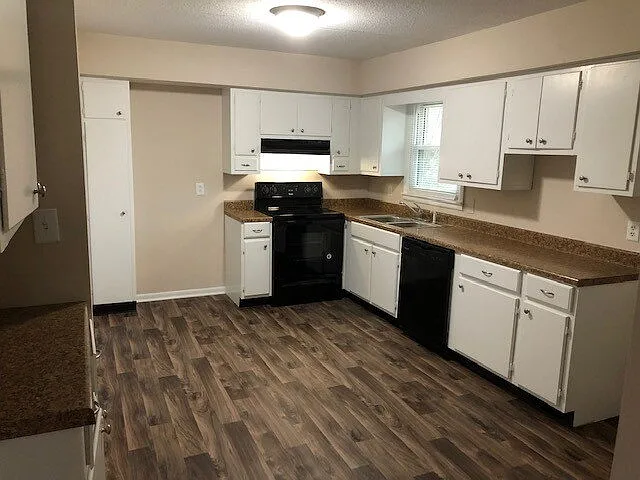 4 bed, 1.5 bath, 1419 sqft, $1,795 — Photo 4