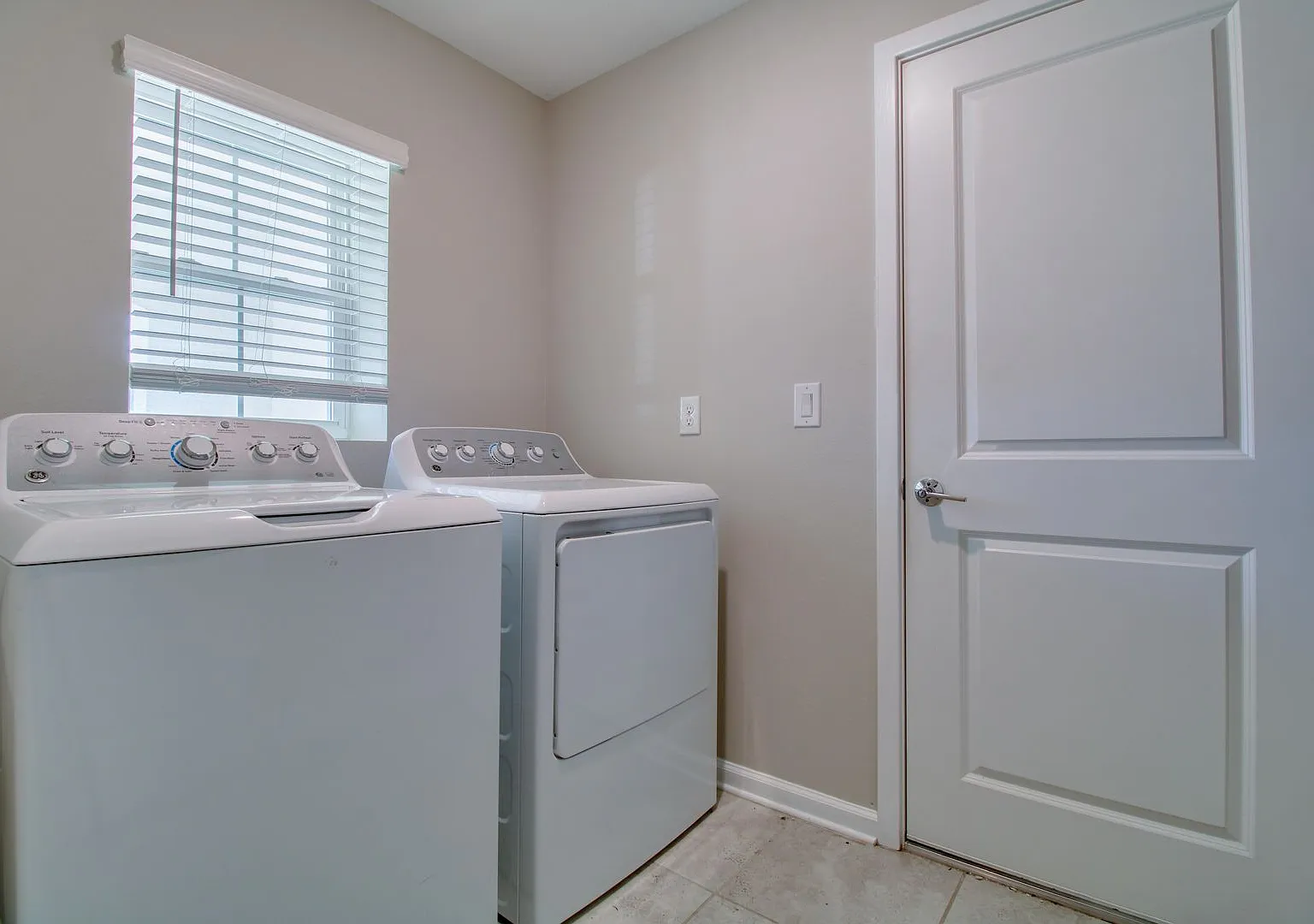 2873 Black Birch Drive, Ocoee Fl 34761 - Available Now! — Photo 4