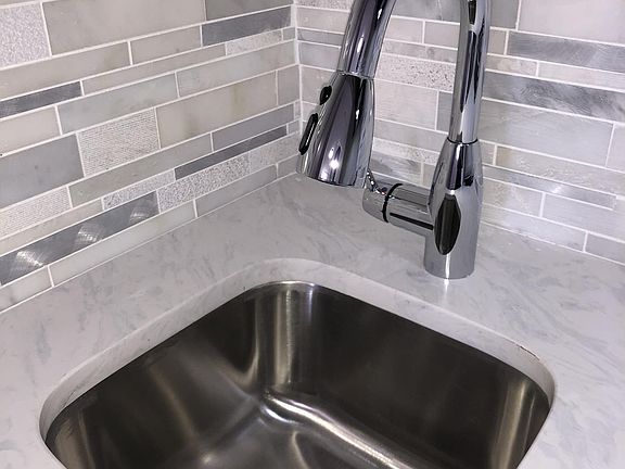2nd image of 321 W 89th St #11