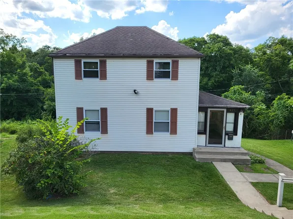 629 Independence Dr, Clairton, PA 15025