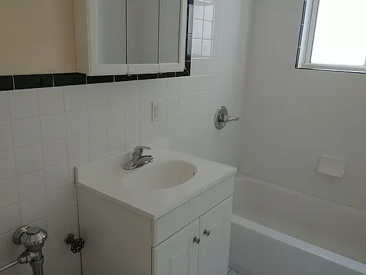 Rented by Elite Team Realty LLC | media 1