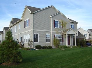 6068 Canterbury Ln, Hoffman Estates, IL 60192