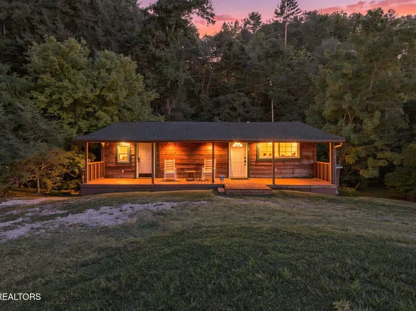 446 Lovers Ln, Townsend, TN 37882