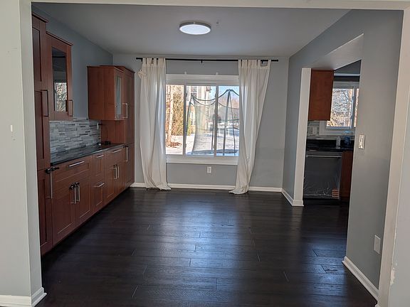 5th image of 7074 Foxridge Dr