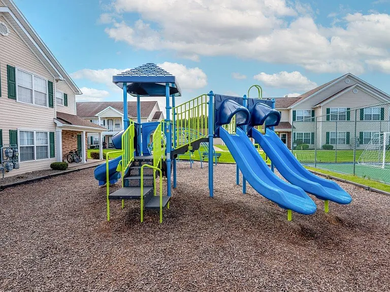 Westview Commons Apartment Homes — Photo 16
