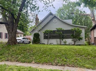953 S Lafayette Ave, Marshall, MO 65340