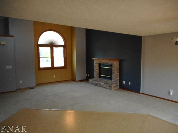 3rd image of 3512 Glenmore Dr