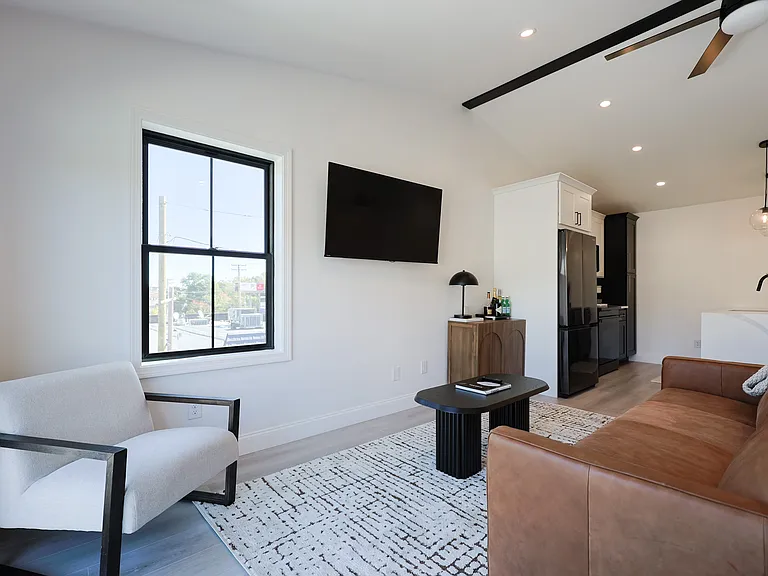 1369 Park Ave — Photo 15