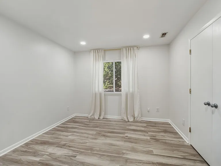 1077 Sardis Cove Dr — Photo 18