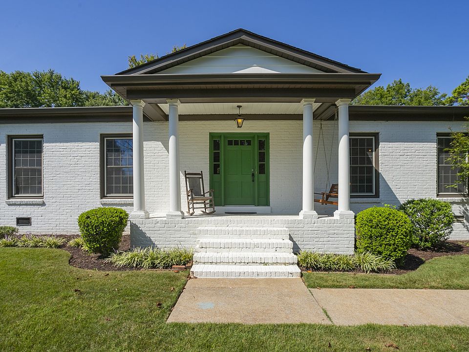 1st image of 815 Kingwood Dr