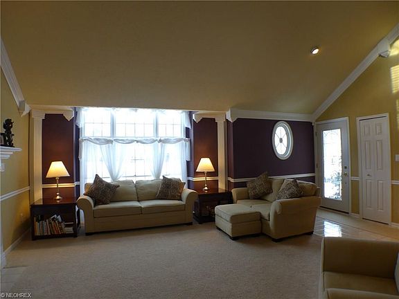 5th image of 33320 Chatham Dr