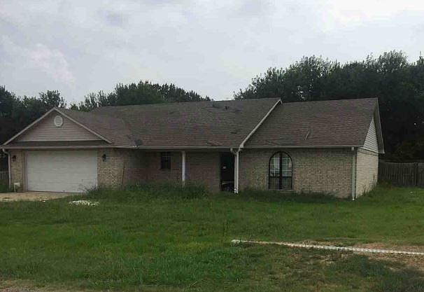2nd image of 105 Maegan Dr