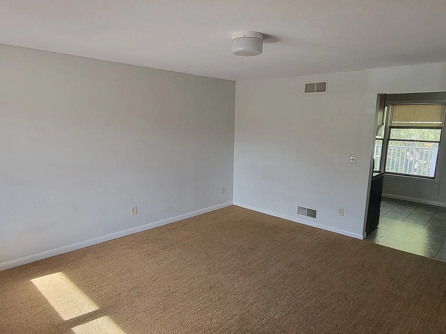 2 bed, 762 sqft, $1,675 — Photo 3