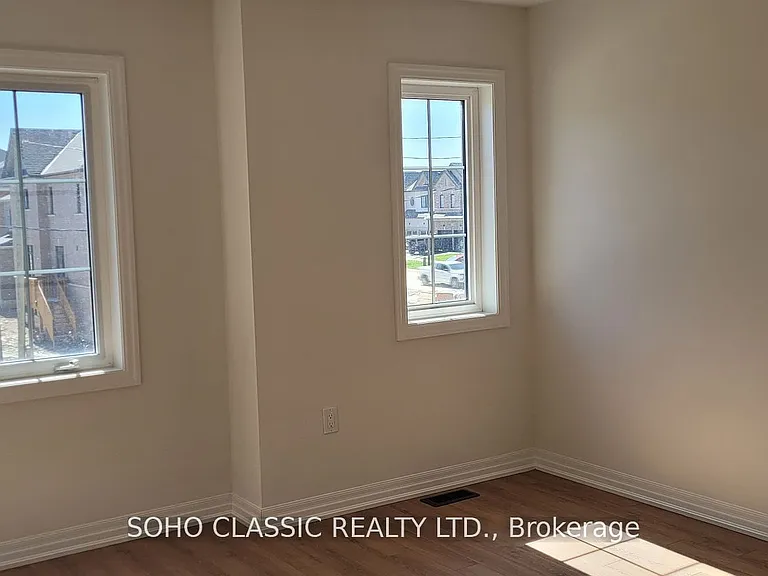 19 Connell Dr — Photo 6
