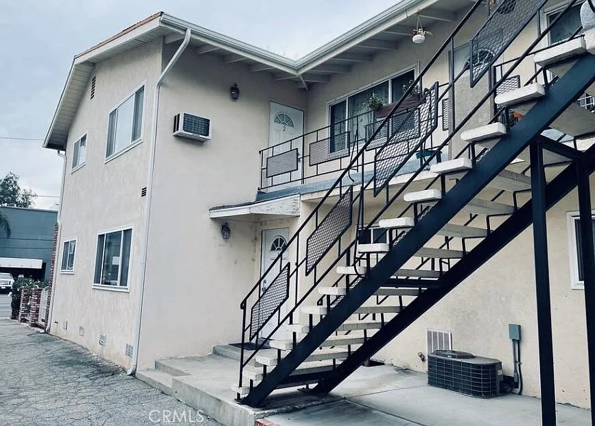 1 bed, 1.0 bath, 580 sqft, $1,975 — Photo 2
