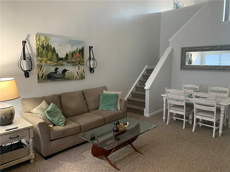 115 Harbor Lights Dr — Photo 3