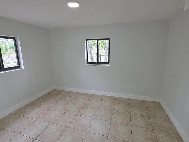 2250 NW 183rd St — Photo 14