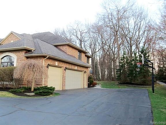 3rd image of 5937 Carmen Ct W