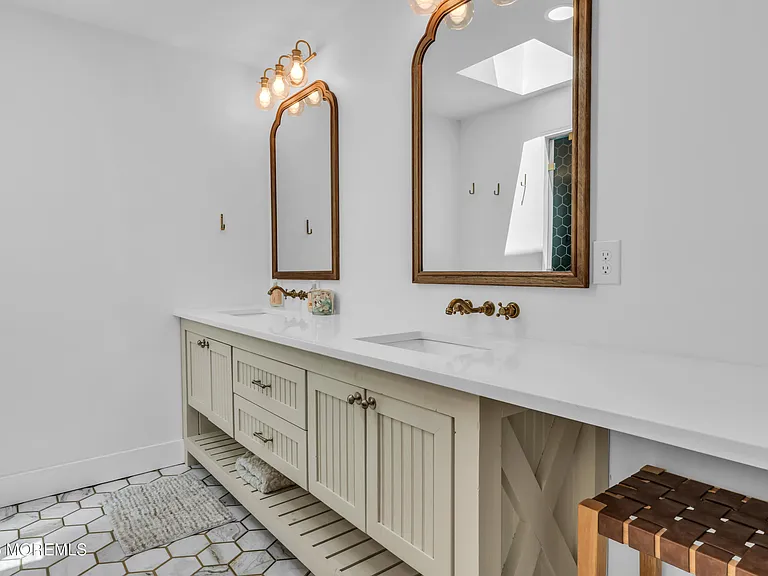 2411 Fairview Dr — Photo 21
