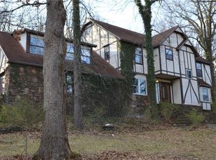 385 N Vaughn Wc 338 Rd, Fayetteville, AR 72701