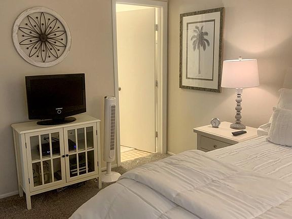 5th image of 13288 White Marsh Ln APT 27