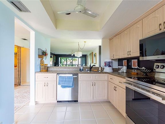 4th image of 1000 Palm View DR #203