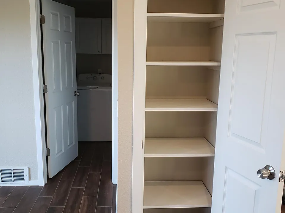 Kitchen pantry