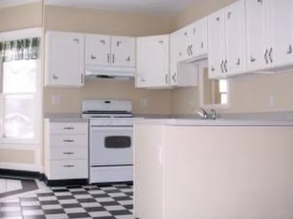 3190 Theatre Rd, Delavan, WI 53115