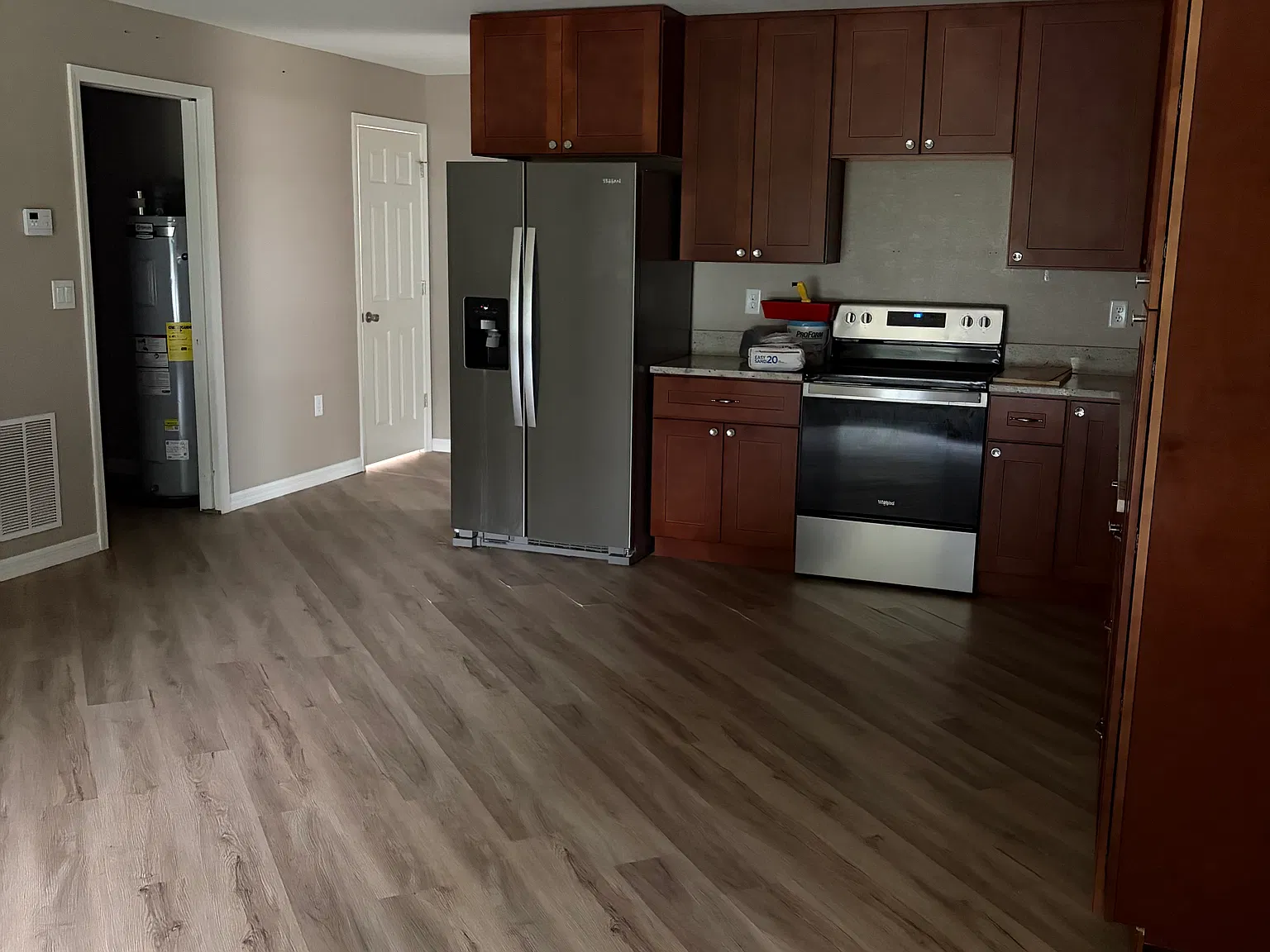 3 bed, 1282 sqft, $1,695 — Photo 2