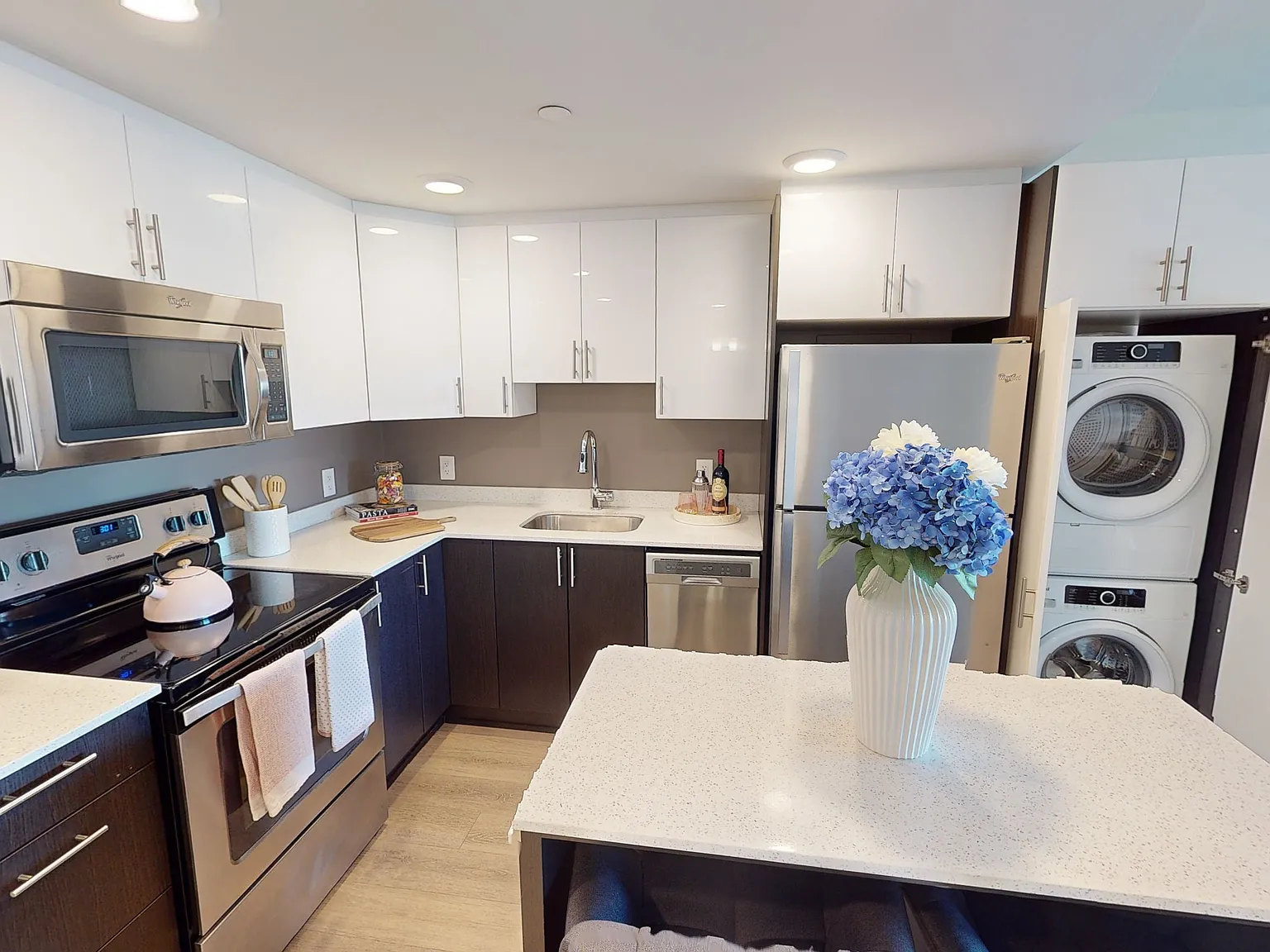 LIV Apartments — Photo 3