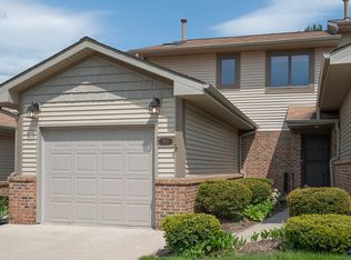 909 Moore Dr, Chelsea, MI 48118