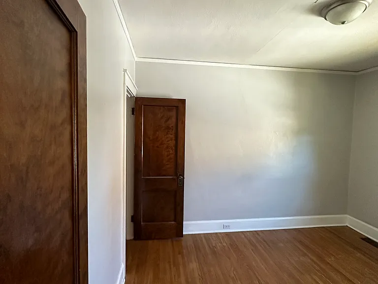 124 N London Ave — Photo 18