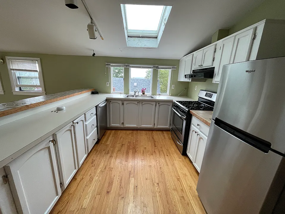 37 Young St #3