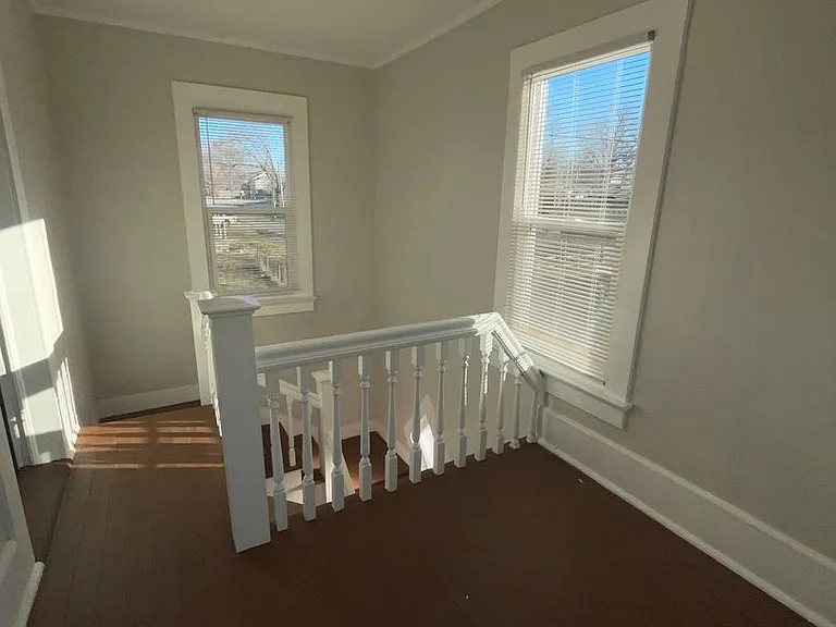 400 White St — Photo 26