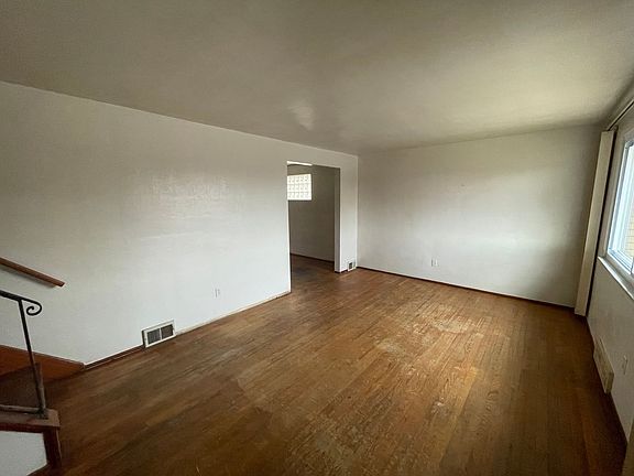 4th image of 131 Westminster Dr