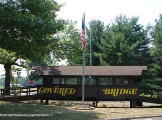 131 Amberly Dr UNIT D, Manalapan, NJ 07726