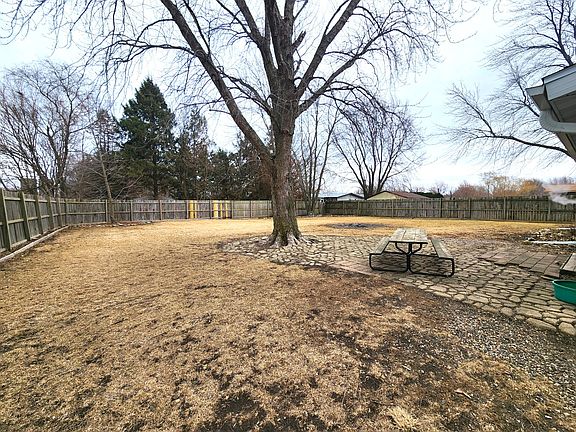 3rd image of 2424 E 2350th Rd