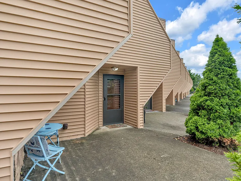 436 Olympia Dr — Photo 16