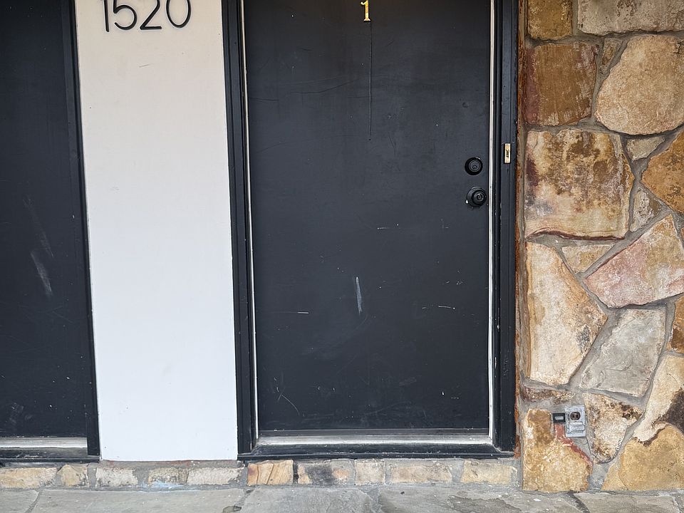 1st image of 1520 Mohawk Ct NW #1
