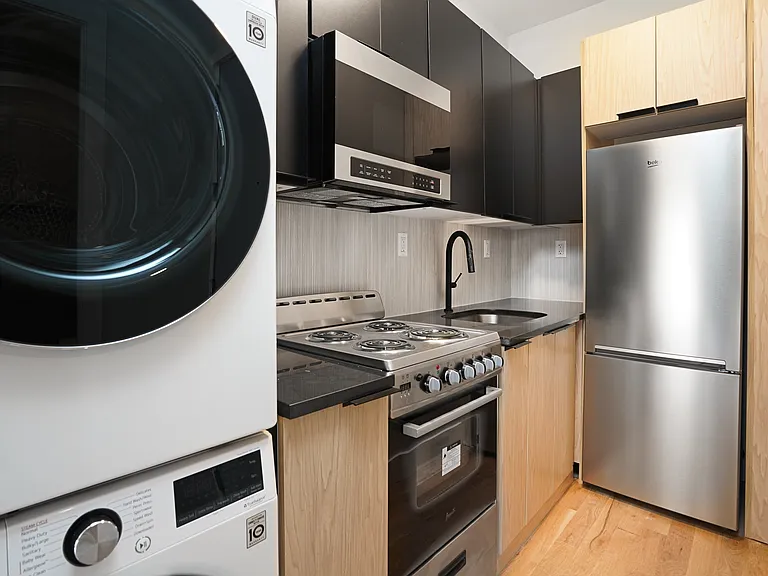 255 W 131st St #2B — Photo 2
