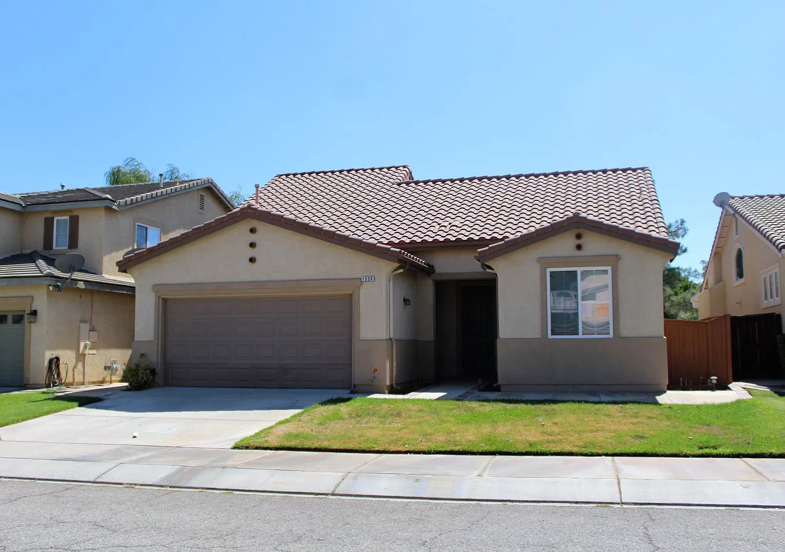3 Bedroom 2 Bathroom House in the Sundance Community in Beaumont — Photo 1