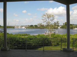506 Chesapeake Dr, Tarpon Springs, FL 34689