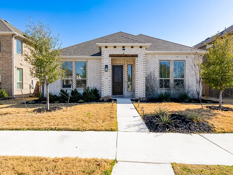 2824 Stone Branch Dr — Photo 1