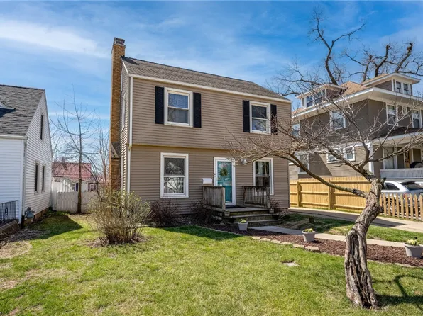 1307 3rd Ave SW, Cedar Rapids, IA 52404
