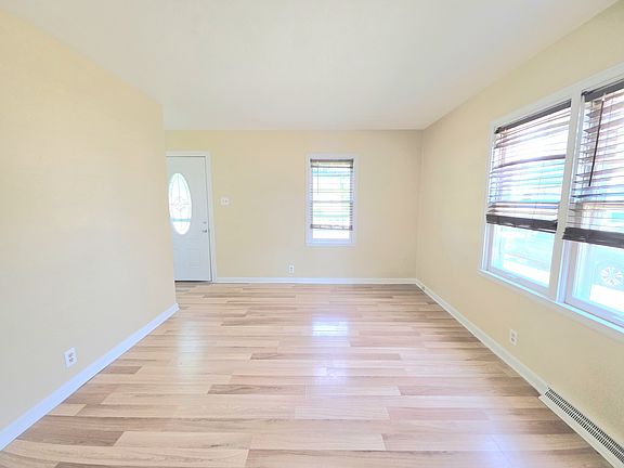 5th image of 1312 Richmond St